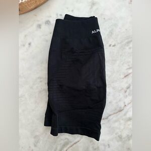Alphalete ozone short 5.5” black